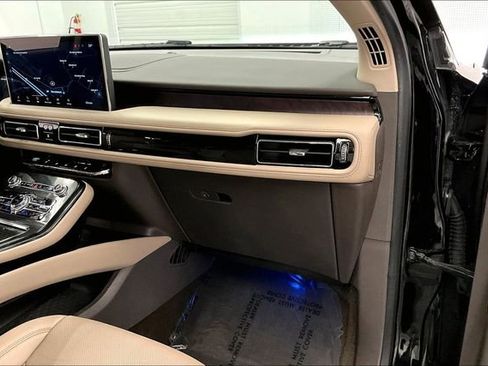 Used 2022 Lincoln Nautilus Reserve AWD/4WD image 18