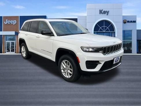 Used 2025 Jeep Grand Cherokee Laredo X image 7