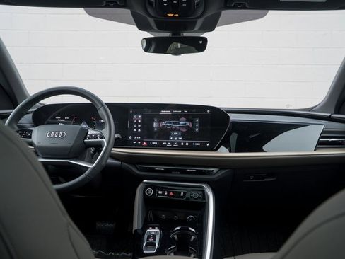 Certified 2025 Audi Q5 Premium w/ Convenience Package image 21