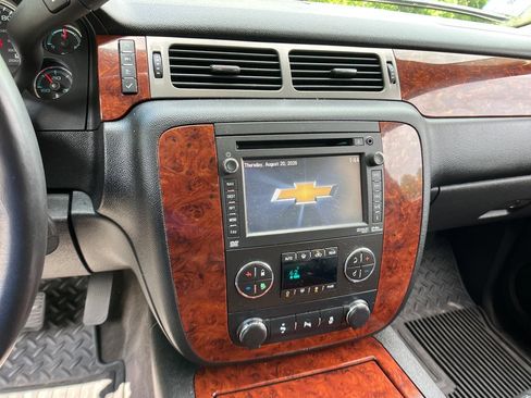 Used 2012 Chevrolet Suburban LTZ AWD/4WD image 10