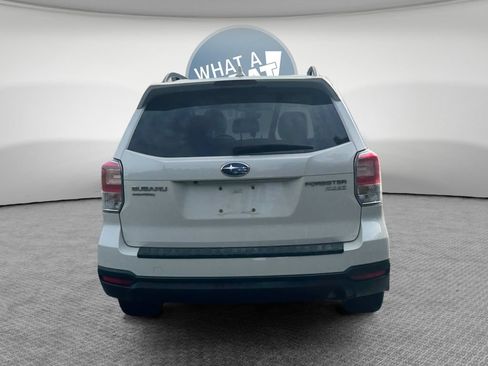 Used 2017 Subaru Forester 2.5i Premium AWD/4WD image 5