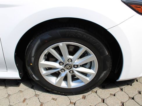 Used 2025 Toyota Camry LE AWD/4WD image 13