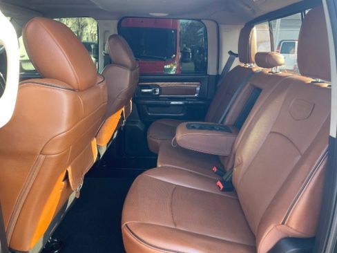 Used 2018 RAM 3500 Laramie Longhorn image 15