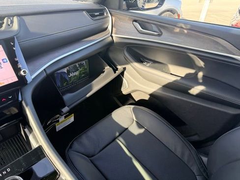 New 2026 Jeep Grand Cherokee Limited image 22