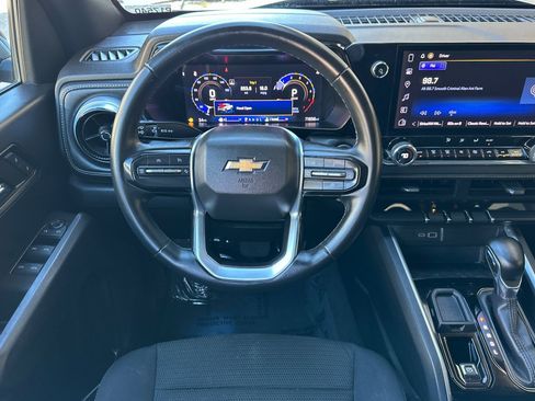 Used 2024 Chevrolet Colorado LT w/ LT Convenience Package image 17