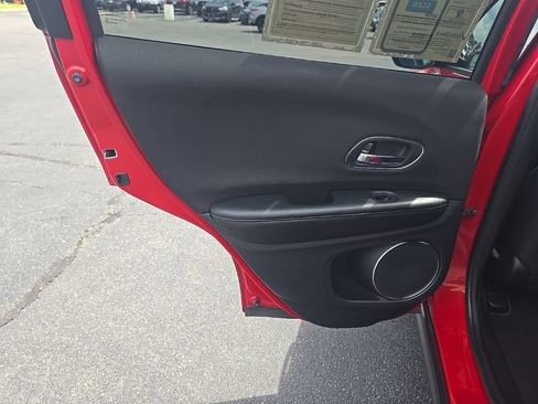 Used 2018 Honda HR-V EX image 27