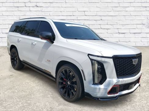 Certified 2026 Cadillac Escalade V w/ LPO, ONYX Package AWD/4WD image 5