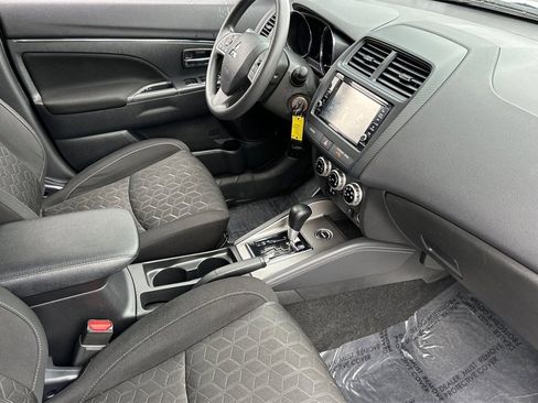 Used 2025 Mitsubishi Outlander Sport ES image 19