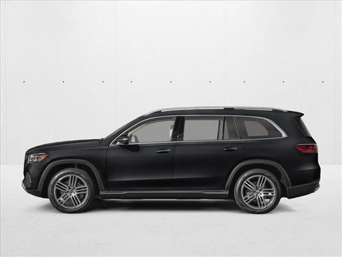 New 2026 Mercedes-Benz GLS 450 4MATIC image 3