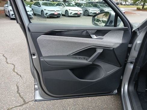 New 2025 Volkswagen Tiguan S image 10