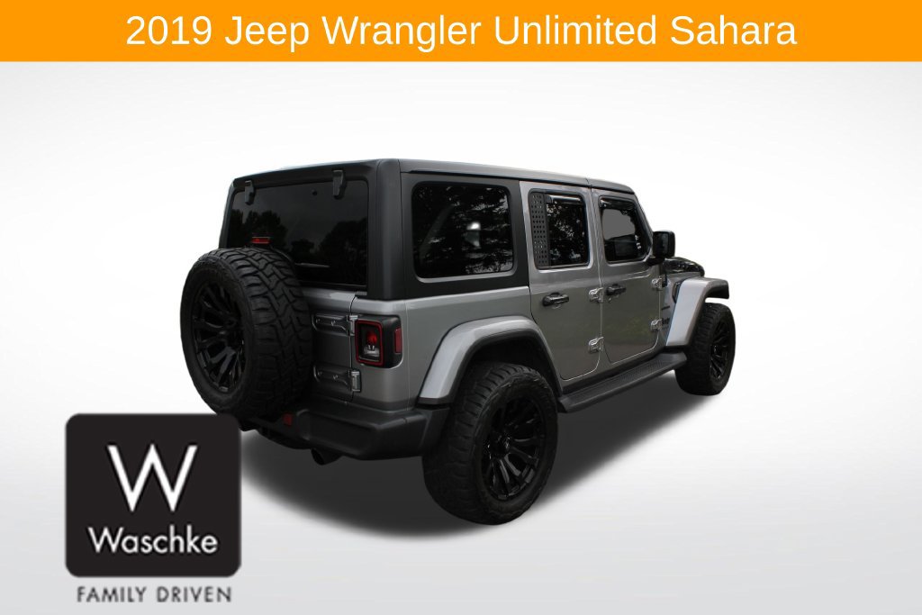 Used 2019 Jeep Wrangler Unlimited Sahara AWD/4WD image 7
