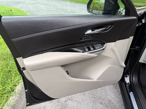 Used 2019 Cadillac XT4 Premium Luxury w/ Cold Weather Package FWD image 15