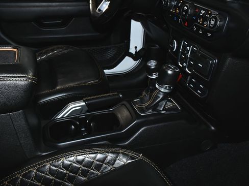 Used 2022 Jeep Wrangler Unlimited Sahara image 51