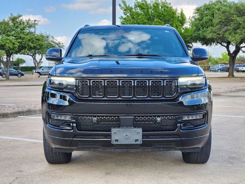 Used 2023 Jeep Wagoneer 2WD image 7