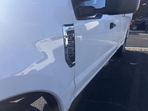 Used 2022 Ford F250 XL w/ XL Value Package image 3