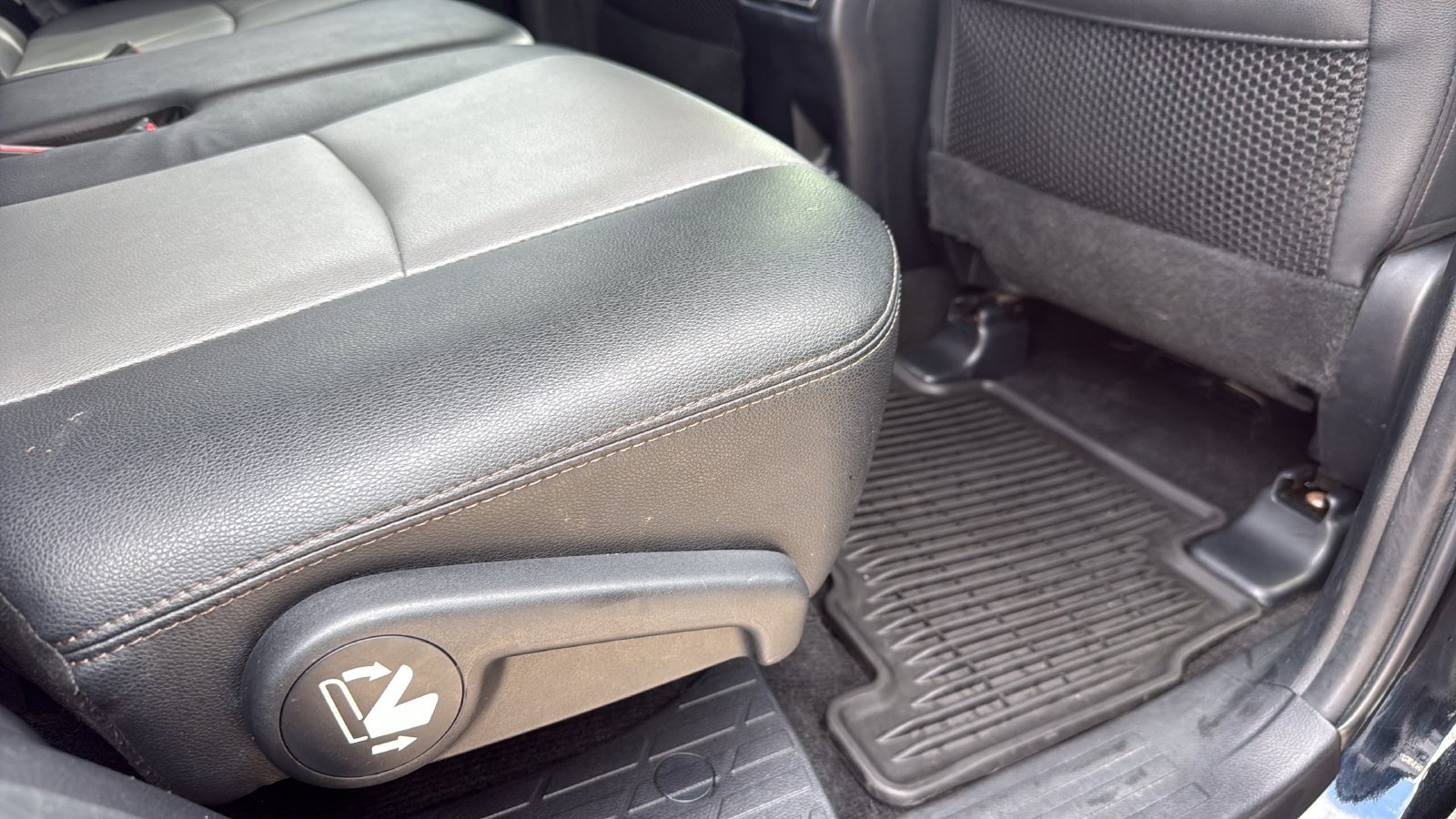 Used 2021 Toyota 4Runner SR5 Premium w/ Moonroof Package RWD image 21