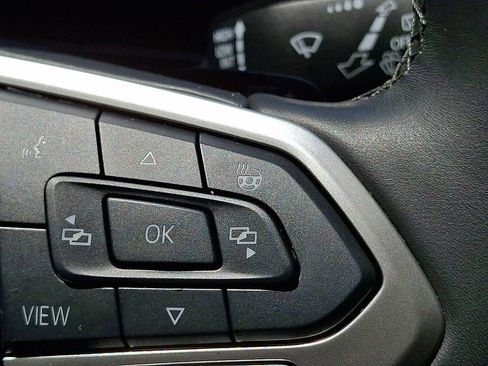 Used 2025 Volkswagen Atlas Cross Sport SEL Premium R-Line AWD/4WD image 29