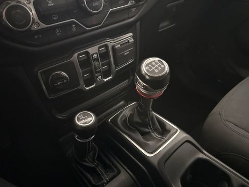 Used 2020 Jeep Wrangler Unlimited Sahara AWD/4WD image 24