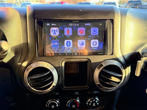 Used 2016 Jeep Wrangler Unlimited Sport w/ Connectivity Group image 23