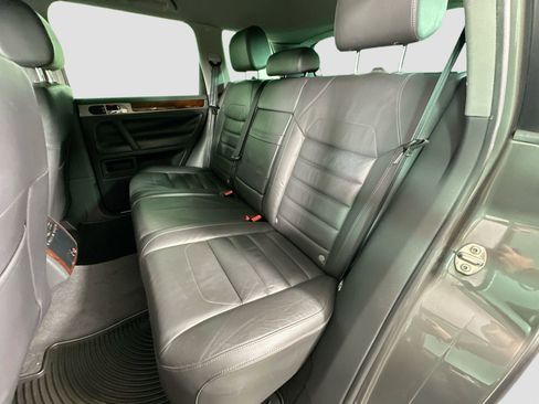 Used 2010 Volkswagen Touareg VR6 image 22