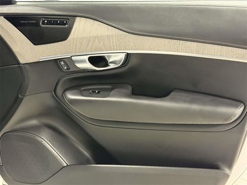Used 2025 Volvo XC90 T8 Ultra image 9