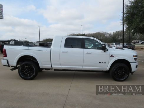 Used 2026 RAM 2500 Limited AWD/4WD image 2