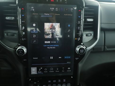 Used 2024 RAM 2500 Laramie w/ Sport Appearance Package image 10