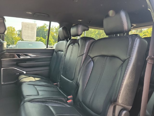 Used 2023 Jeep Wagoneer 4WD w/ Mopar Step-Up Package image 26