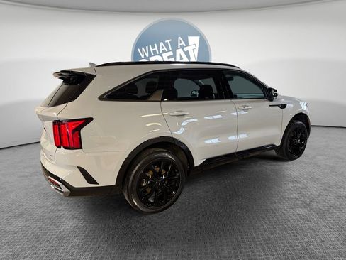 Certified 2023 Kia Sorento SX AWD/4WD image 3