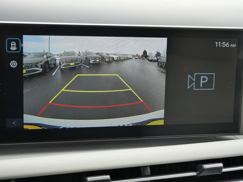 Certified 2025 Hyundai Tucson SE image 35