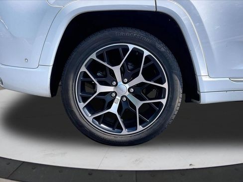 Certified 2022 Jeep Grand Cherokee Summit AWD/4WD image 38