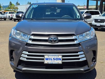 Used 2019 Toyota Highlander LE