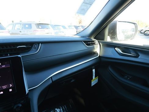 New 2025 Jeep Grand Cherokee Laredo X image 26