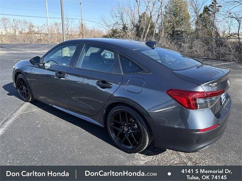 Used 2023 Honda Civic Sport image 9