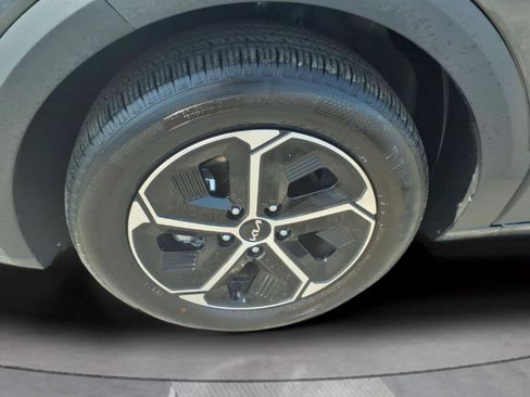 Used 2026 Kia Niro LX FWD image 9