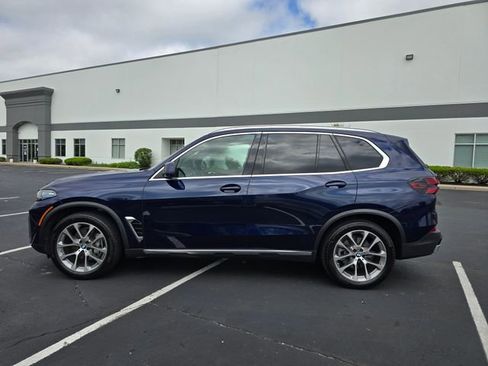 Used 2024 BMW X5 xDrive40i w/ Premium Package AWD/4WD image 10