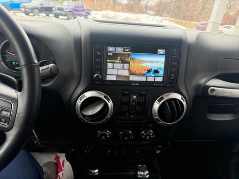 Certified 2017 Jeep Wrangler Unlimited Sahara w/ Connectivity Group image 19