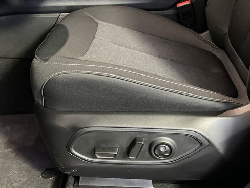 New 2025 Jeep Grand Cherokee Laredo image 14