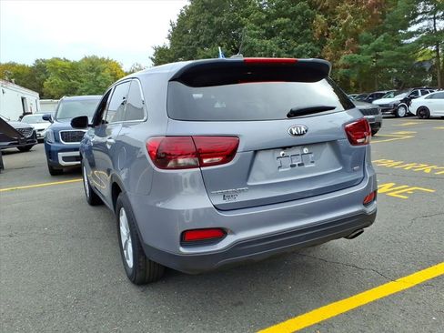 Used 2020 Kia Sorento LX image 4