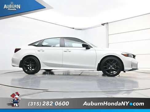 Used 2025 Honda Civic Sport image 26