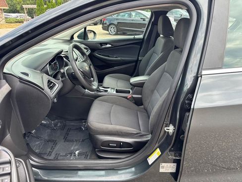 Used 2018 Chevrolet Cruze LT w/ Convenience Package FWD image 13