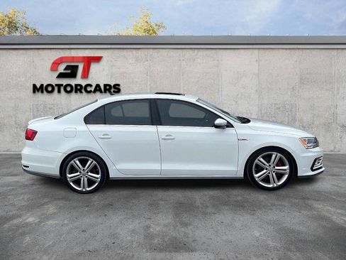 Used 2016 Volkswagen Jetta GLI SE image 5