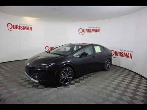 Used 2024 Toyota Prius Limited w/ Limited Premium Package AWD/4WD image 4