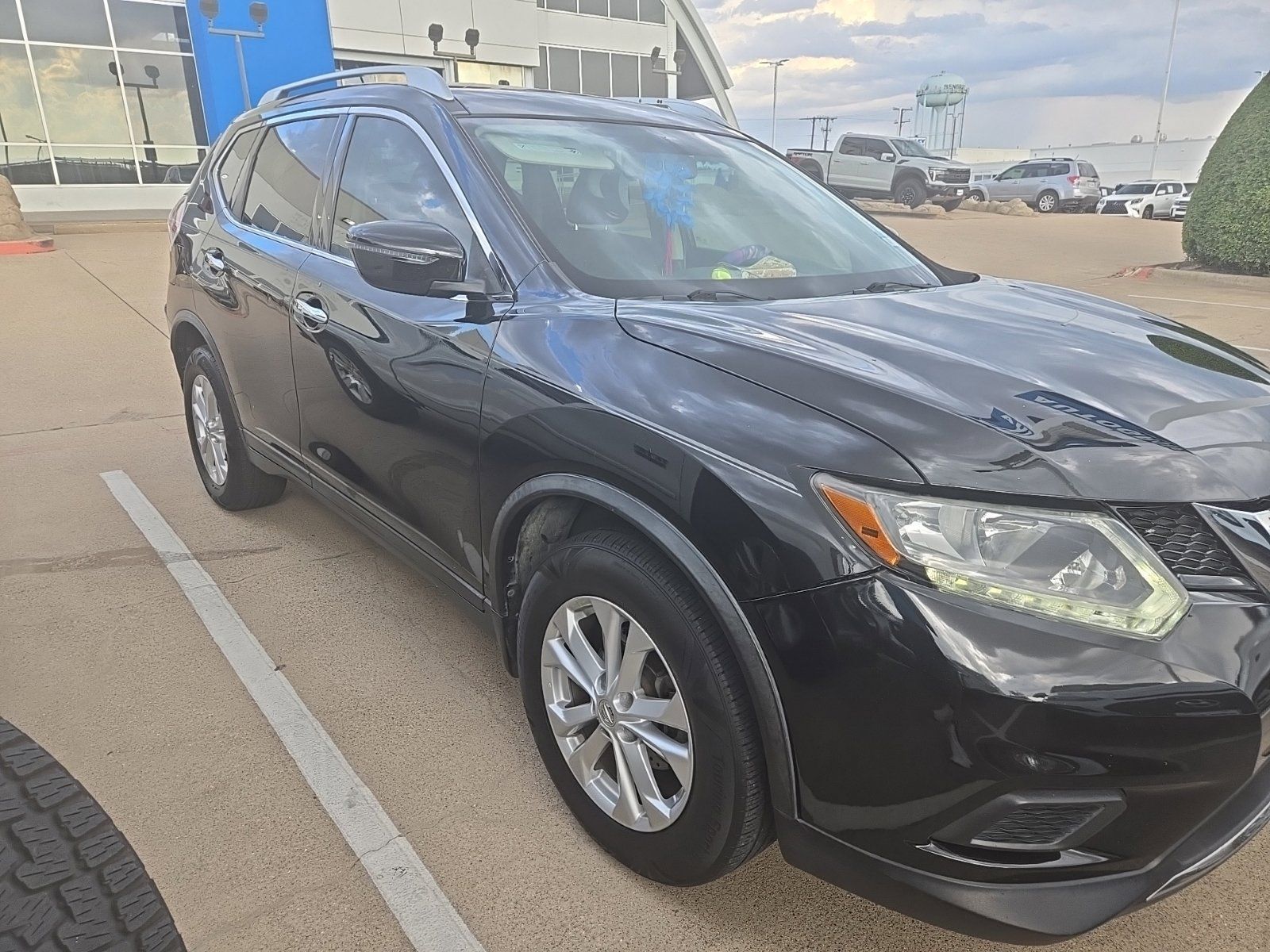Used 2016 Nissan Rogue SV FWD image 3