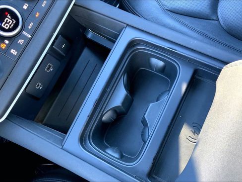 Used 2023 Land Rover Defender 110 S image 33