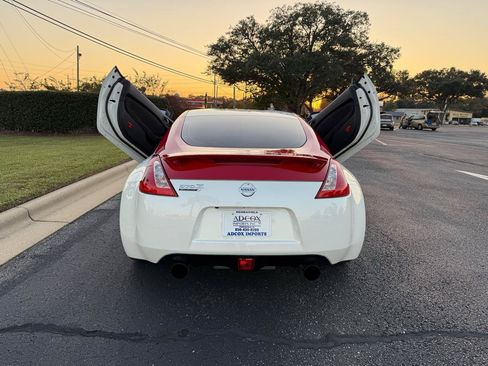 Used 2020 Nissan 370Z Coupe RWD image 7