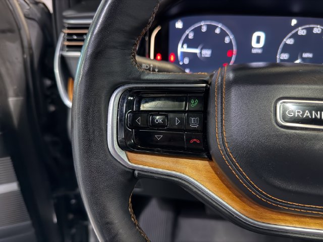 Used 2024 Jeep Grand Wagoneer L Series III AWD/4WD image 17