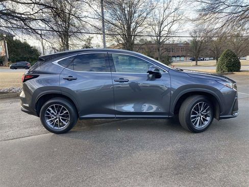 Used 2025 Lexus NX 250 FWD image 2