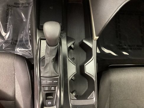 Used 2025 Toyota Camry LE FWD image 20