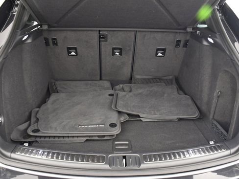 Used 2021 Porsche Macan image 23